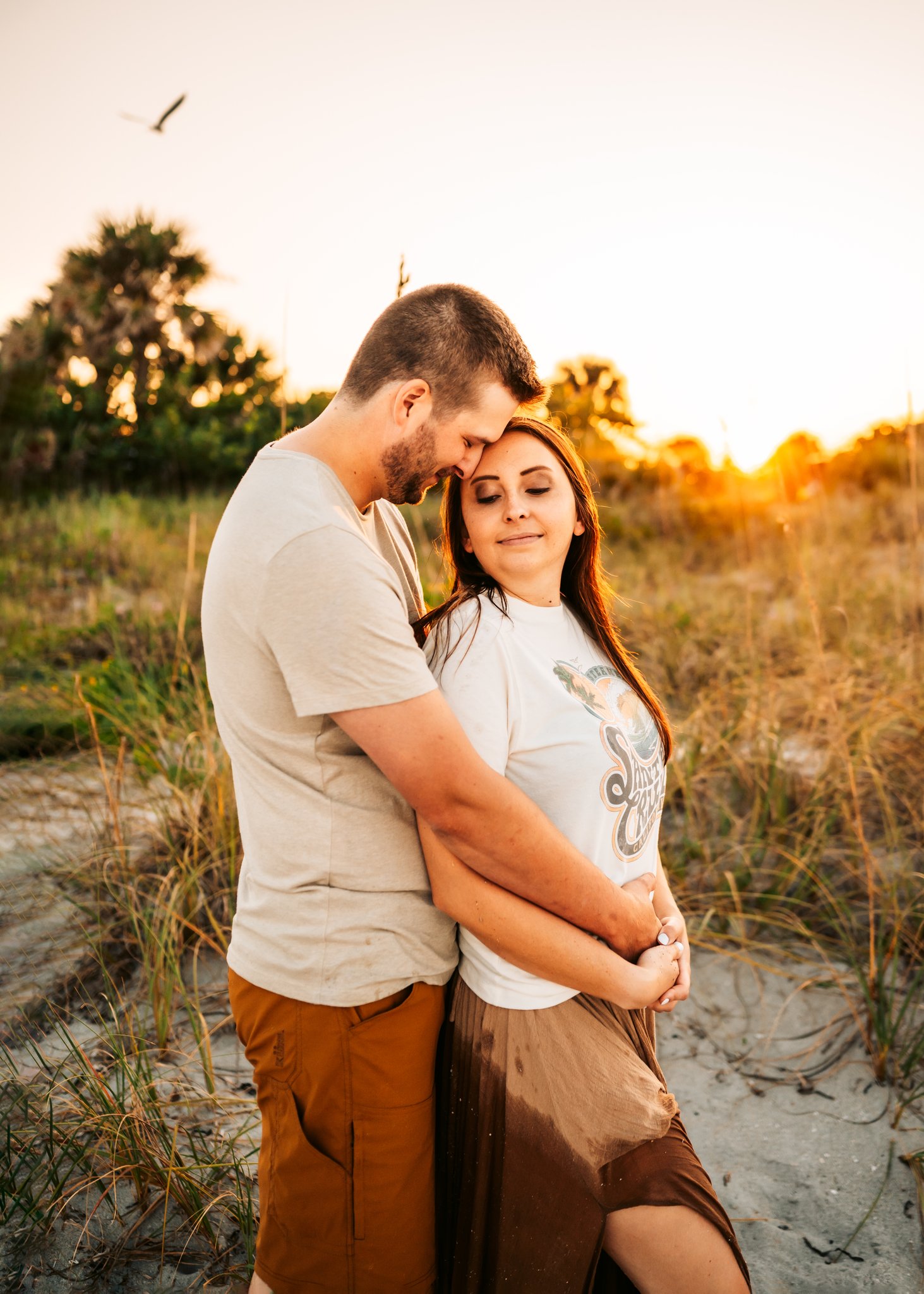 Englewood-Beach-Sunrise-Couple-Photoshoot-Chasing-Creative-Photographer