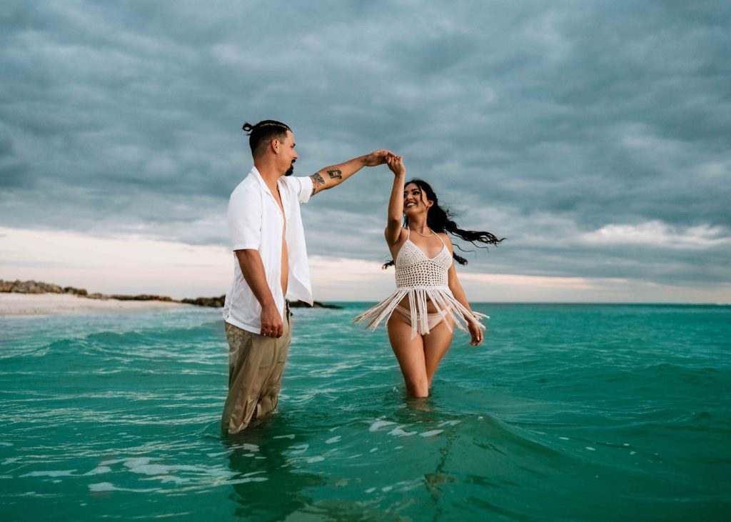 Couple-dancing-ocean-Photoshoot-miami-beach-florida