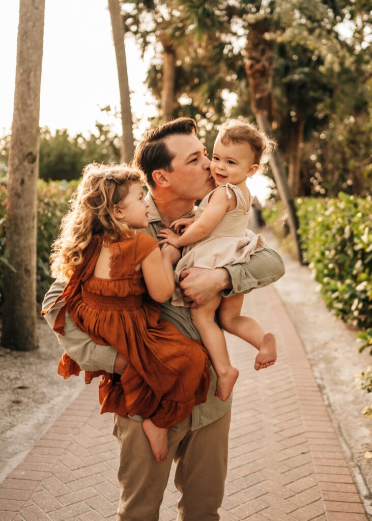 Marco-Island-South-Beach-Family-photoshoot-at-sunset