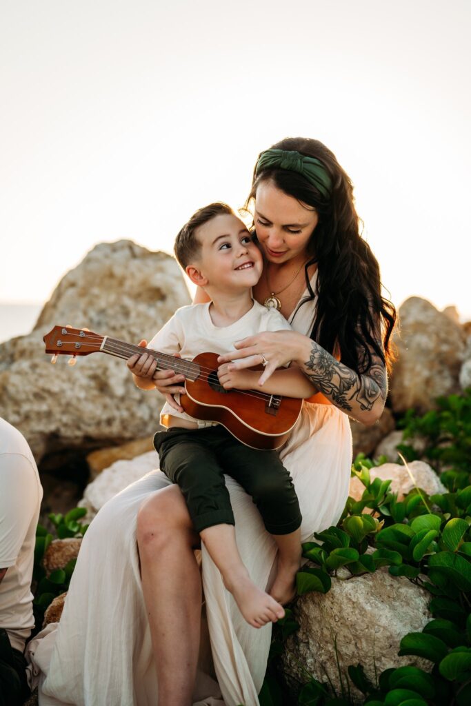mother-with-son-beach-photoshoot