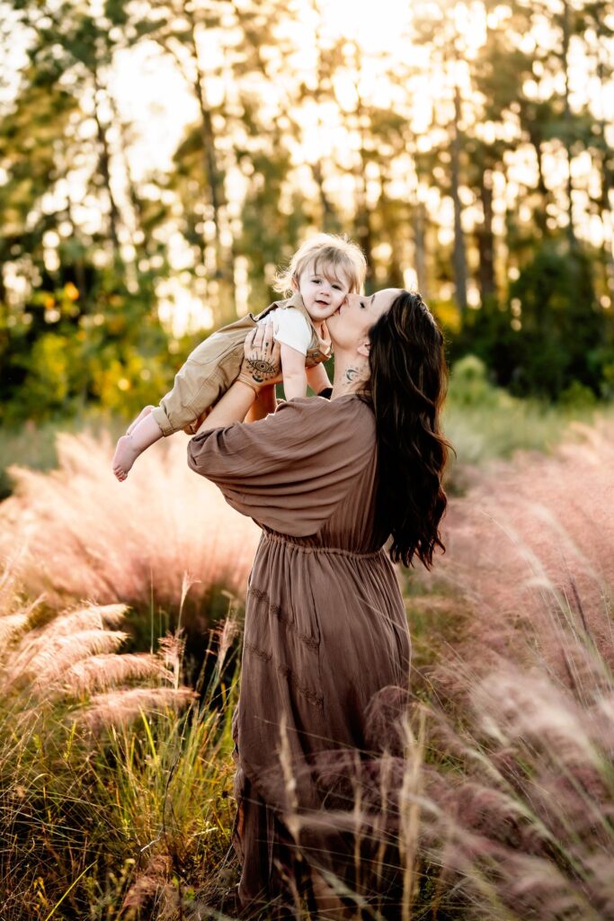 Mom-kissing-baby-family-portraits