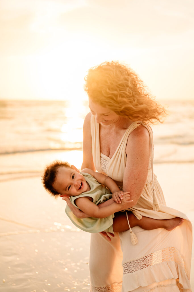 Mother-holding-baby-family-photshoot